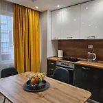 Boutique Yellow 1 Apartment *