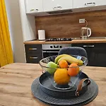 Boutique Yellow 1 Apartment *
